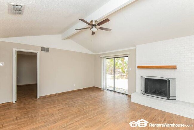 Foto del edificio - PRICE DROP!!  Newly renovated spacious 3 b...