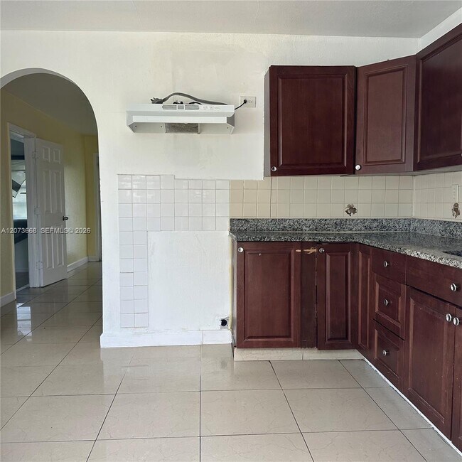 Foto del edificio - 6432 Flagler St