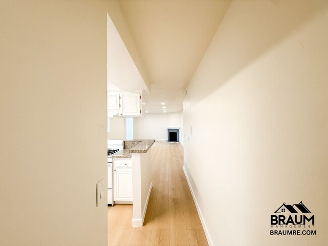 Foto del edificio - 11839 Burbank Blvd