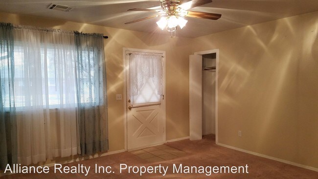 Foto del edificio - 3 br, 1.5 bath House - 7412 NW 27
