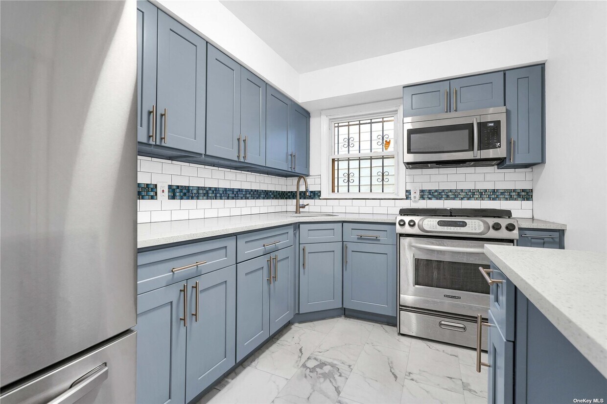 Foto principal - 166-14 144th Ave