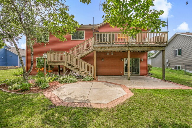 Building Photo - 1419 Hillside Ct