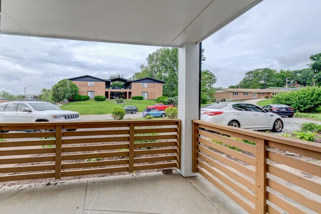 Foto del edificio - Updated 2 Bedroom Condo with a Move-In Spe...