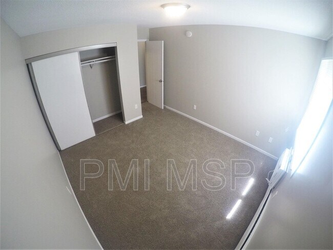Foto del edificio - 1033 County Rd D E