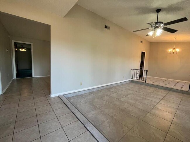 Building Photo - 8254 Deming Dr