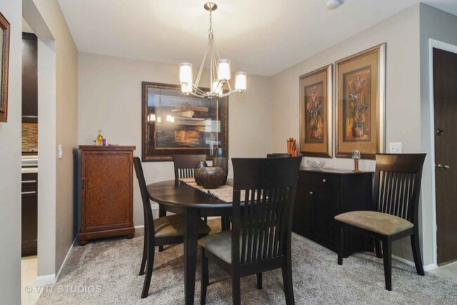 Foto del edificio - 458 Thornhill Ln