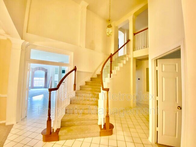 Foto del edificio - 6300 Connell Farm Dr