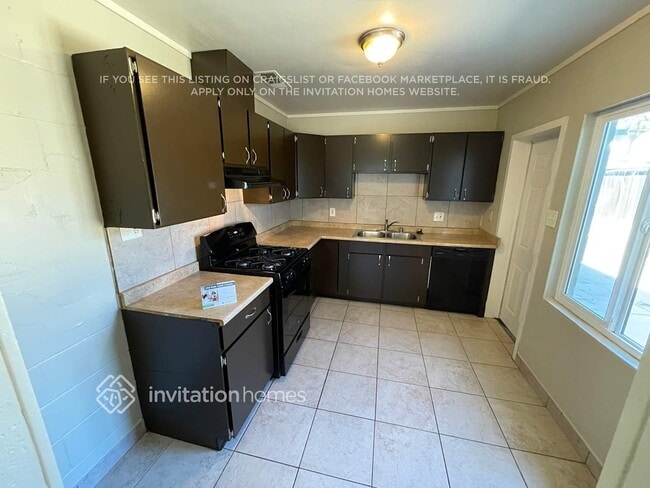 Building Photo - 3354 Horseshoe Dr