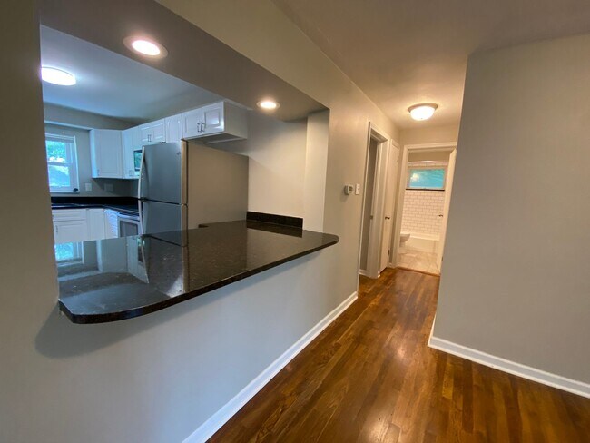 Foto del edificio - 7401-7403 Brighton Rd - (23221)
