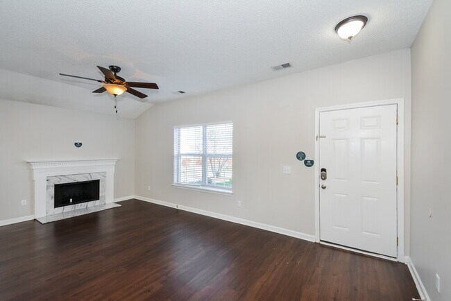 Foto del edificio - 306 Hank Aaron Cove