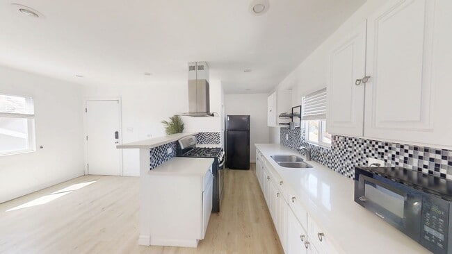 Building Photo - 3629 Marmion Way
