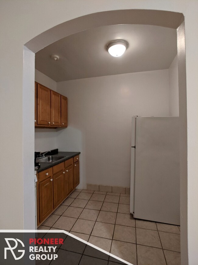 Building Photo - 4857 N Damen Ave