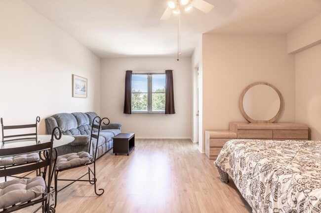 Building Photo - 1209 Main St