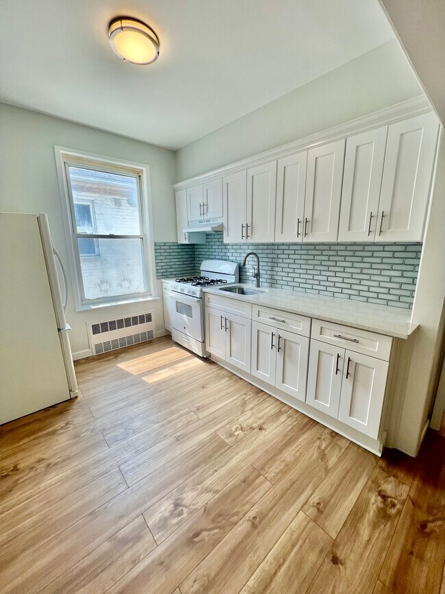 Building Photo - 2030 74th St