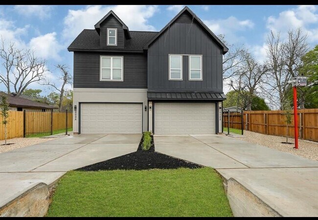 Building Photo - 808 Fortune St