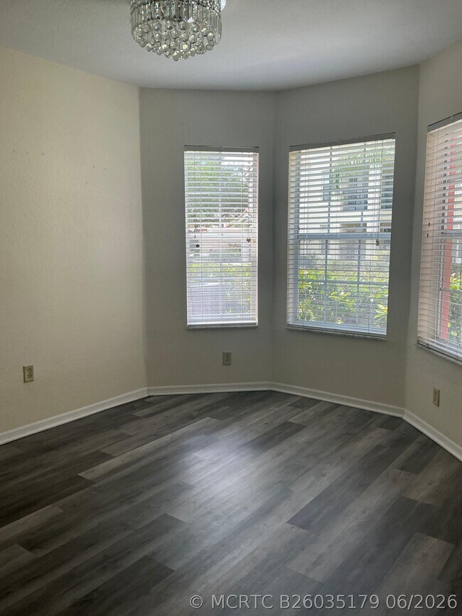 Foto del edificio - 168 SW Peacock Blvd