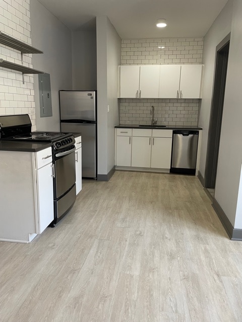 Foto principal - 944 W Montrose Ave
