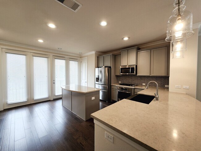 Foto del edificio - 10717 Madden Oaks Pl
