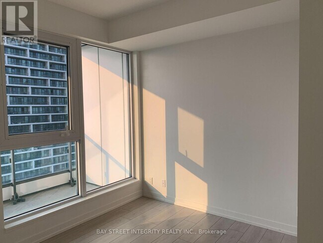 Photo du bâtiment - 5 Buttermill Ave.