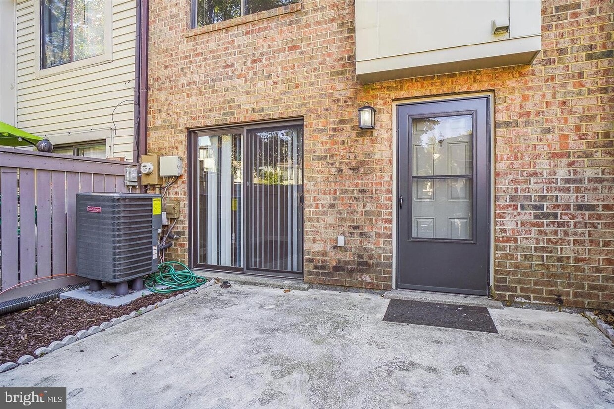 9809 Brookridge Ct, Gaithersburg, MD 20886 Townhome Rentals in