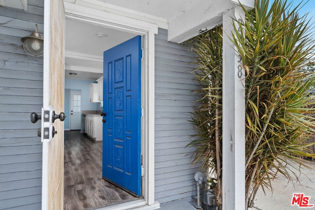 Foto del edificio - 2738 Cloverdale Ave