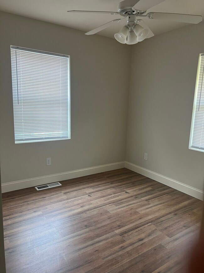 1400 Stonewall Way, Lyndon, KY 40242 House Rental in Lyndon, KY