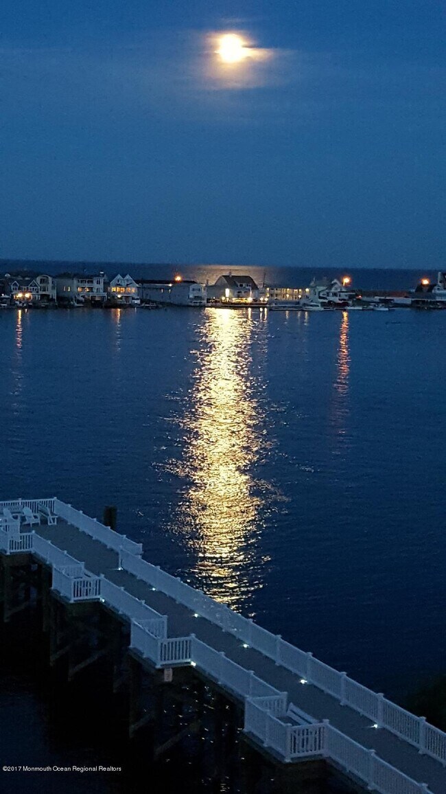 Building Photo - 200 Portland Rd