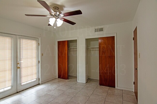 Building Photo - 2 Bedroom 1 Bath