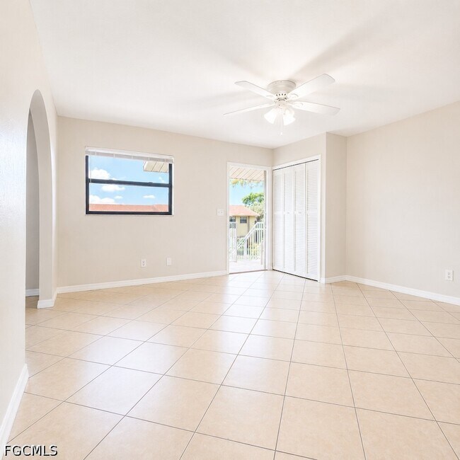 Foto del edificio - 4765 Orange Grove Blvd