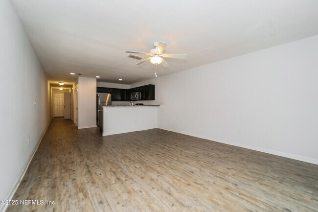 Foto del edificio - 8276 Rigel Rd