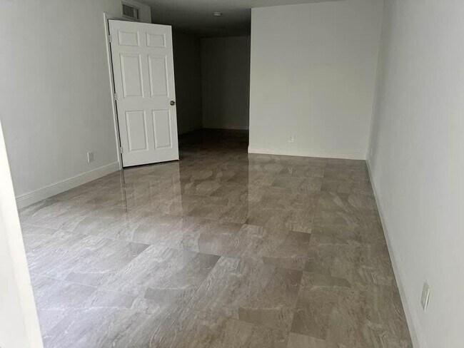 Building Photo - 11592 Royal Palm Blvd