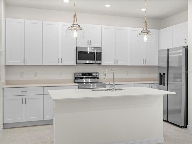 Building Photo - 1440 SILVER LINING Way
