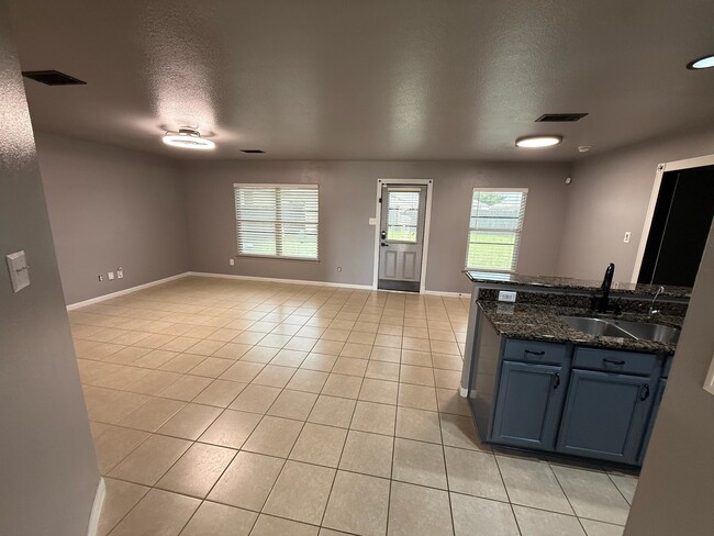 Building Photo - 16135 Green Plume Ln