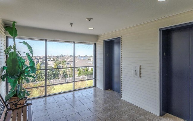 Foto del edificio - 793 Davis Rd
