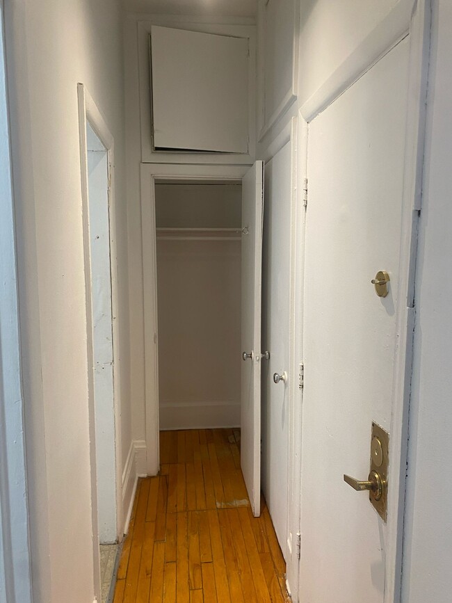 Building Photo - 362 Friel St