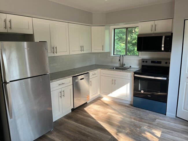 Building Photo - 124 Kittery Ct