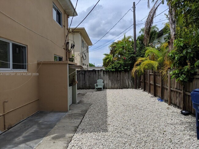 Foto del edificio - 8125 Hawthorne Ave