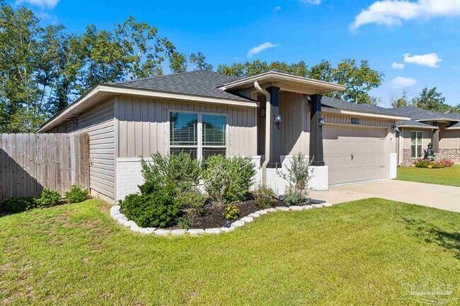 Building Photo - Beautiful home in Pace!