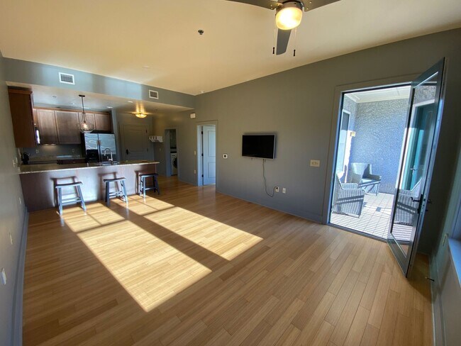 Foto del edificio - Downtown - Modern Condo minutes from the c...