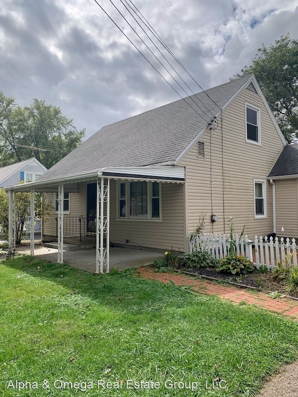 Foto principal - 4 br, 1 bath House - 399 N McElroy Rd