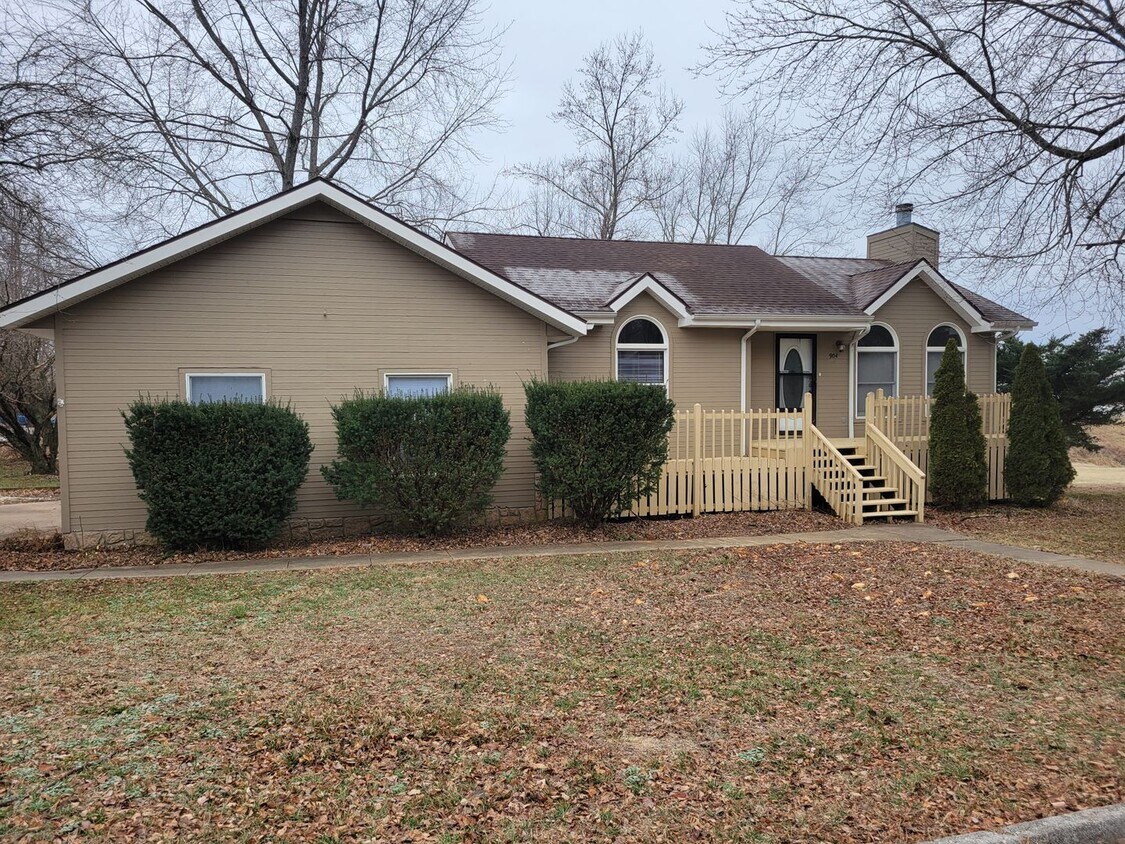 3 Bedroom 3 Bathroom walkout basement home... House Rental in Ozark