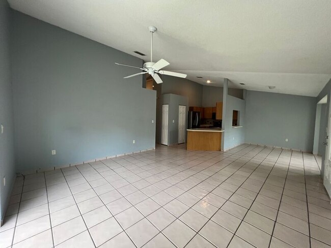 Foto del edificio - 7704 Lake Gandy Cir