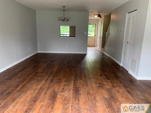 Foto del edificio - 221 Hampshire Ct