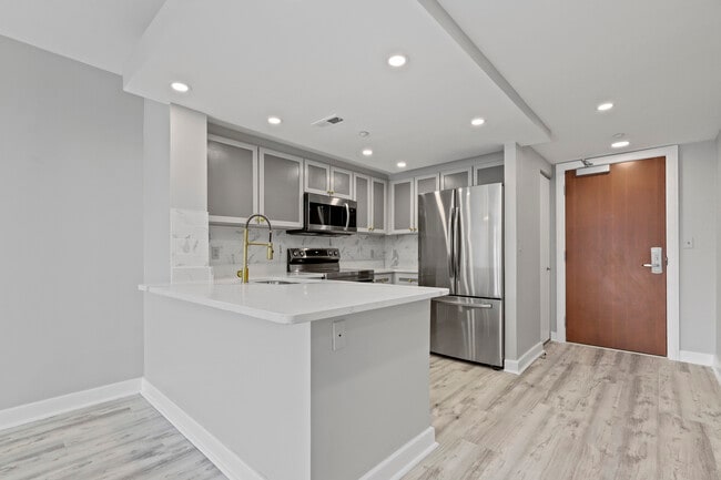 Building Photo - 1150 K St NW
