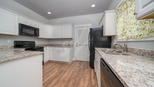 Foto del edificio - 2bd, 1 ba Rental Available Near Downtown C...