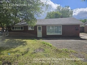 Building Photo - 333 Elphinstone St