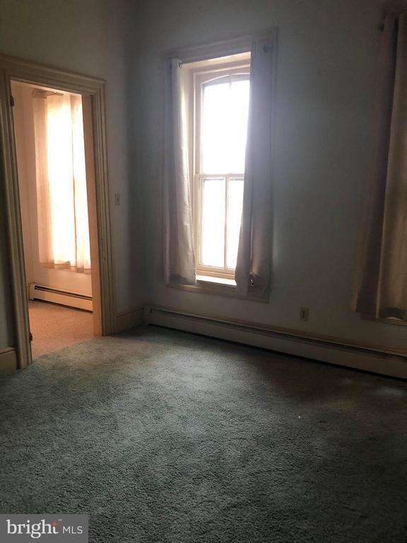 Building Photo - 216 Main St