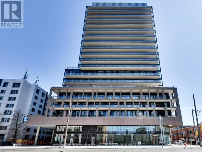 Building Photo - 285-285 Dufferin St