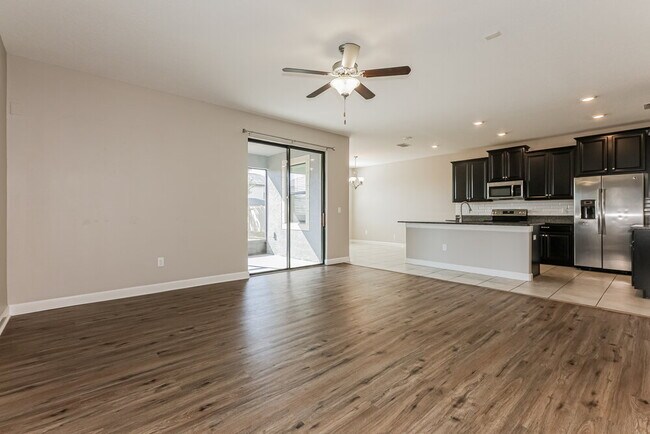 Building Photo - 9935 Ivory Dr