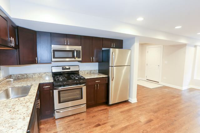 Foto del edificio - 1218 W Diversey Pkwy